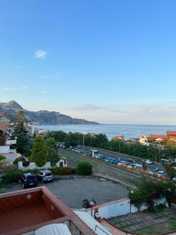 Casa Vacanza Giardini Naxos Taormina Miranaxos Εξωτερικό φωτογραφία